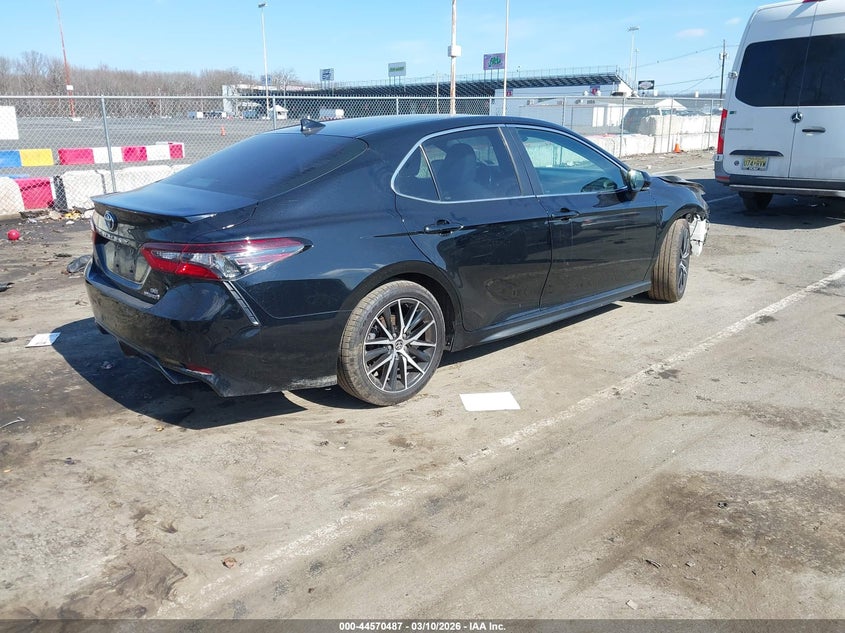 2022 Toyota Camry Se Hybrid