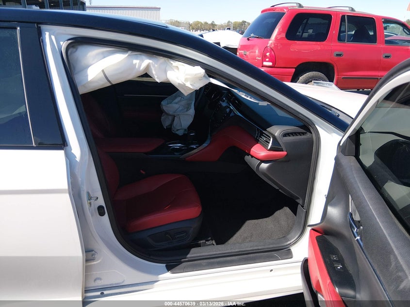 2019 Toyota Camry Xse