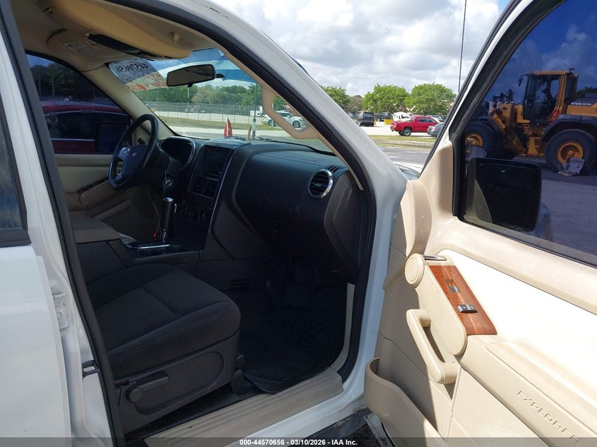 2010 Ford Explorer Xlt