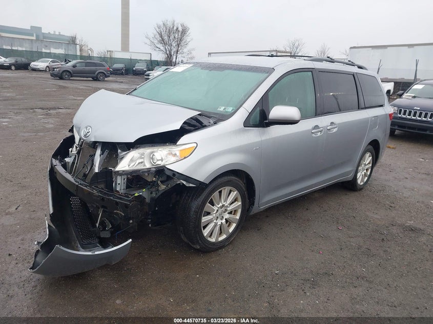 2017 Toyota Sienna Le 7 Passenger