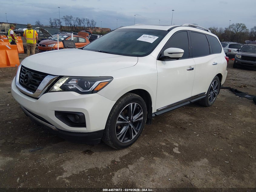 2017 Nissan Pathfinder Platinum