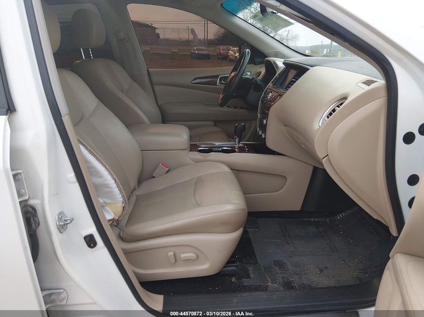 2017 Nissan Pathfinder Platinum