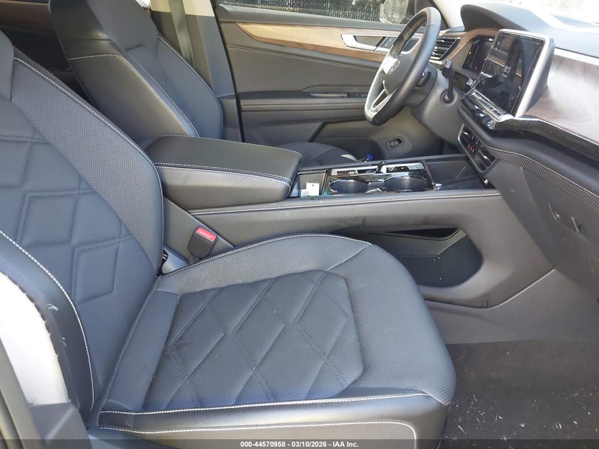 2025 Volkswagen Atlas 2.0T Se W/Technology