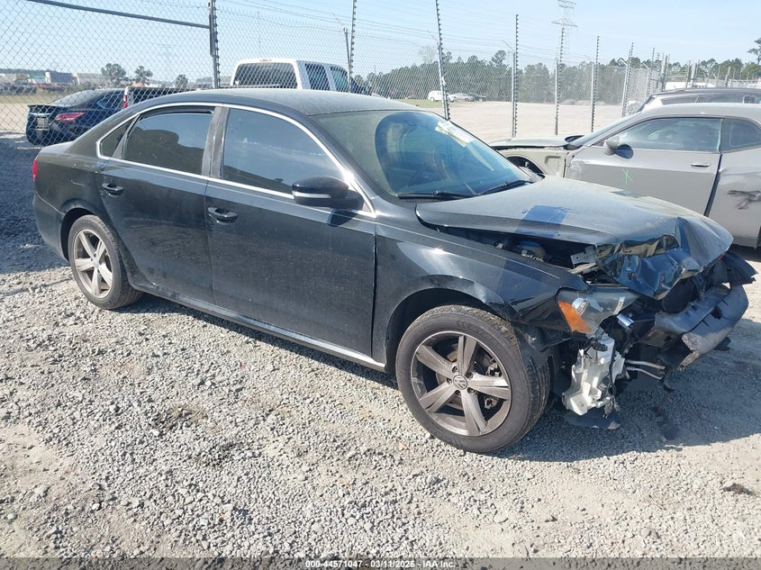 2013 VOLKSWAGEN PASSAT 2.5L SE