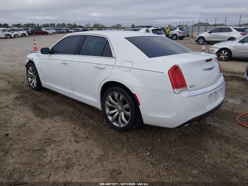 2019 Chrysler 300 Touring L