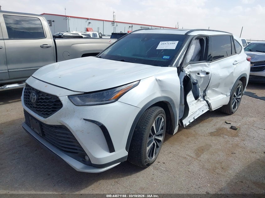 2022 Toyota Highlander Xse