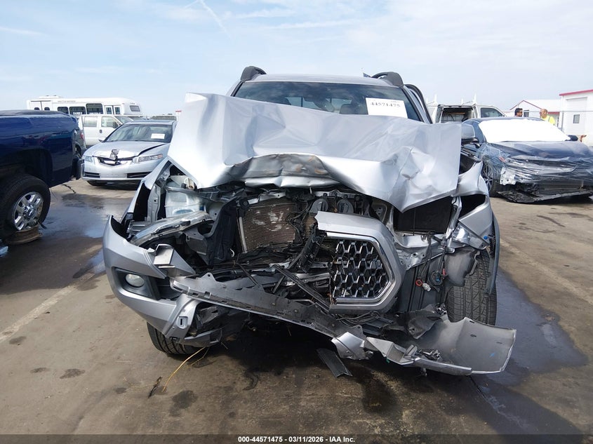VIN 3TMDZ5BN3JM052864 2018 TOYOTA TACOMA TRD OFF ROAD