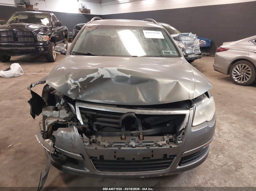 2007 Volkswagen Passat 2.0T VIN: WVWLK73C07E008120 Lot: 44571530