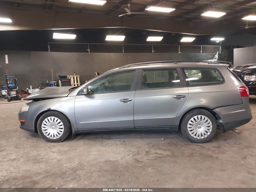 2007 Volkswagen Passat 2.0T VIN: WVWLK73C07E008120 Lot: 44571530