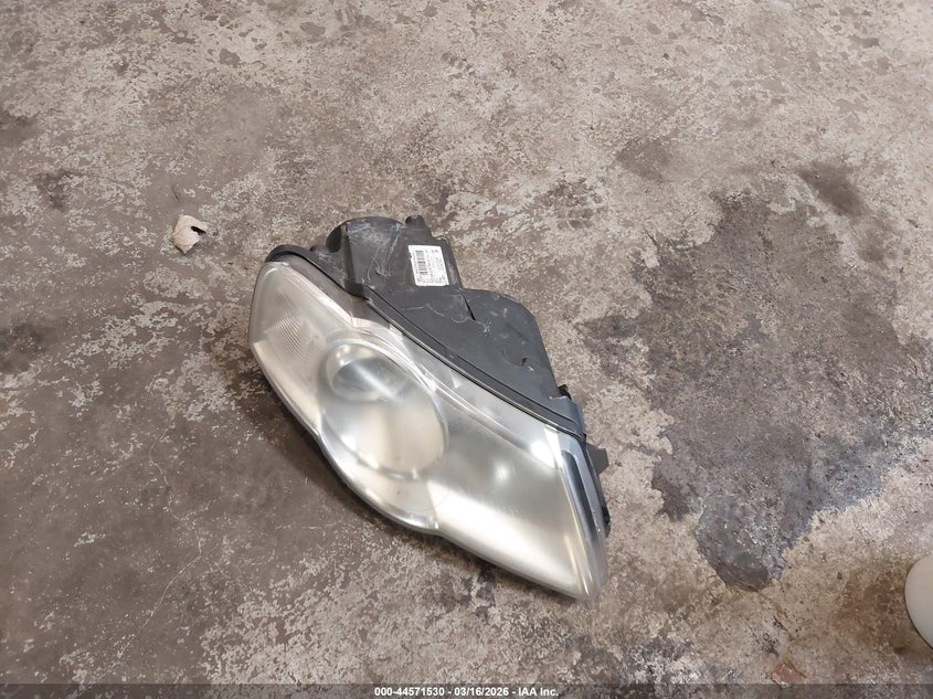 2007 Volkswagen Passat 2.0T VIN: WVWLK73C07E008120 Lot: 44571530