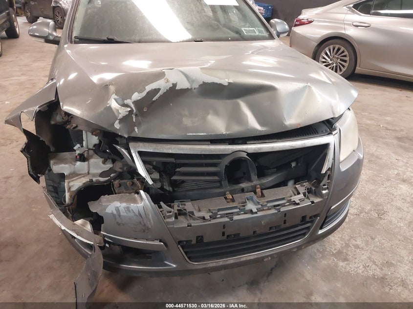 2007 Volkswagen Passat 2.0T VIN: WVWLK73C07E008120 Lot: 44571530