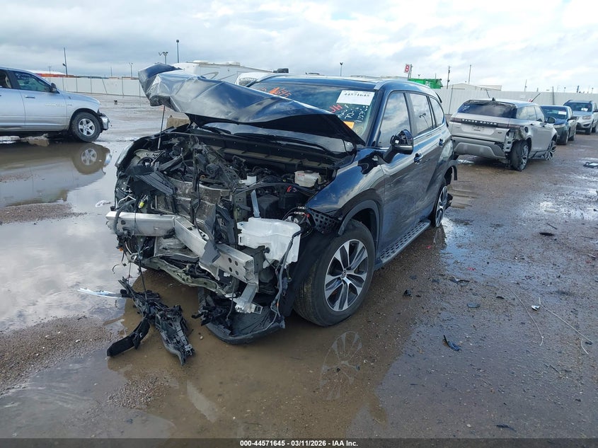 2024 Toyota Highlander Hybrid Xle