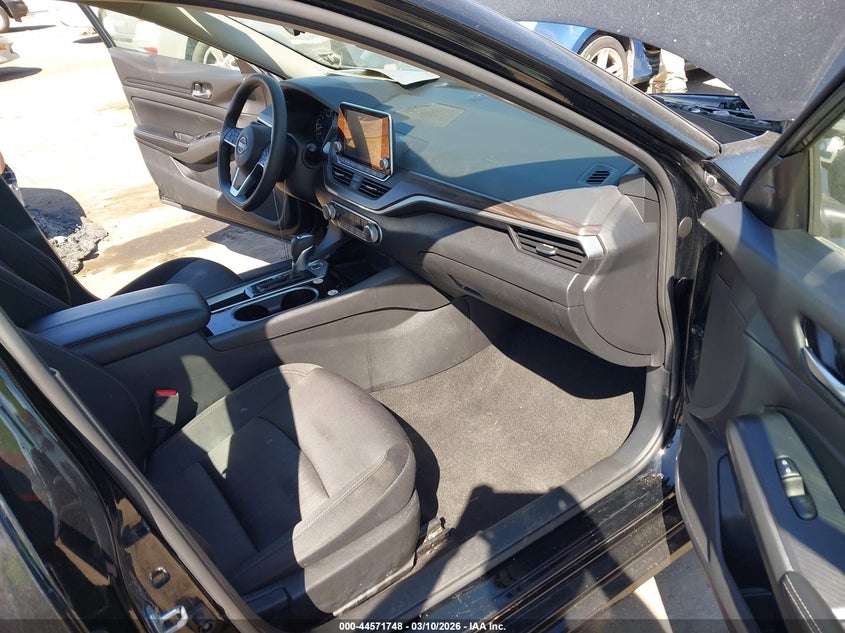 2024 Nissan Altima Sv Fwd