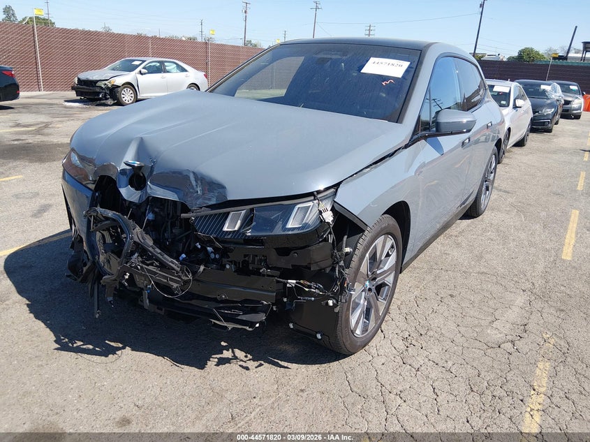 2026 BMW Ix xDrive60