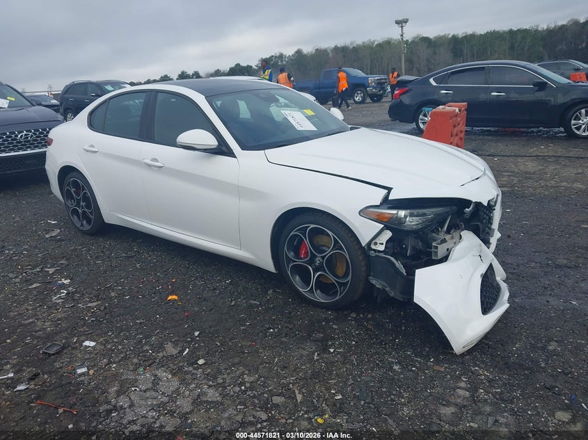 2022 Alfa Romeo Giulia Ti Awd