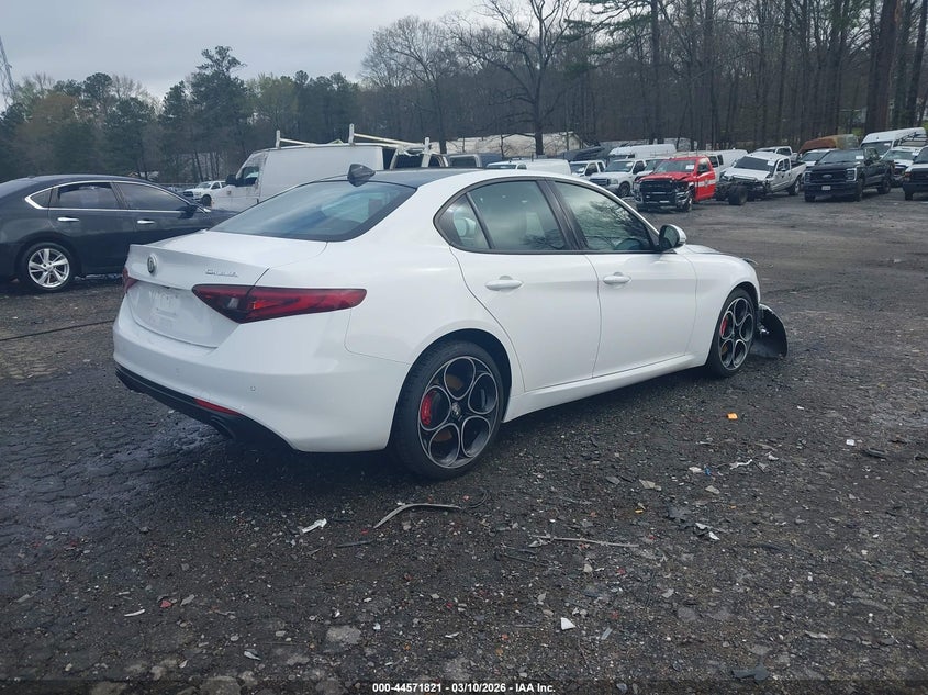 2022 Alfa Romeo Giulia Ti Awd