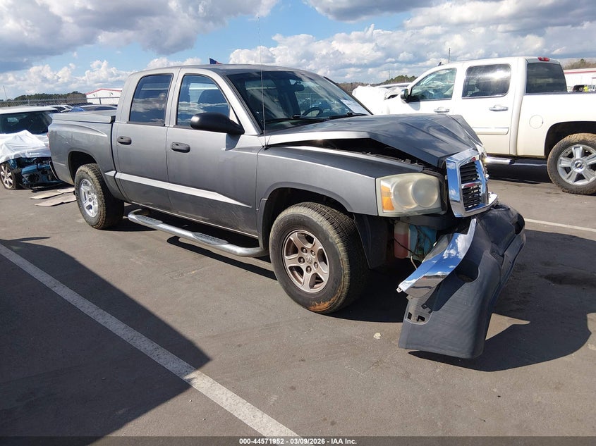 2005 DODGE DAKOTA SLT