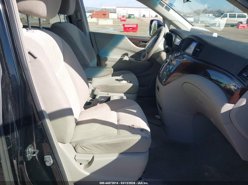 2014 Nissan Quest Sv