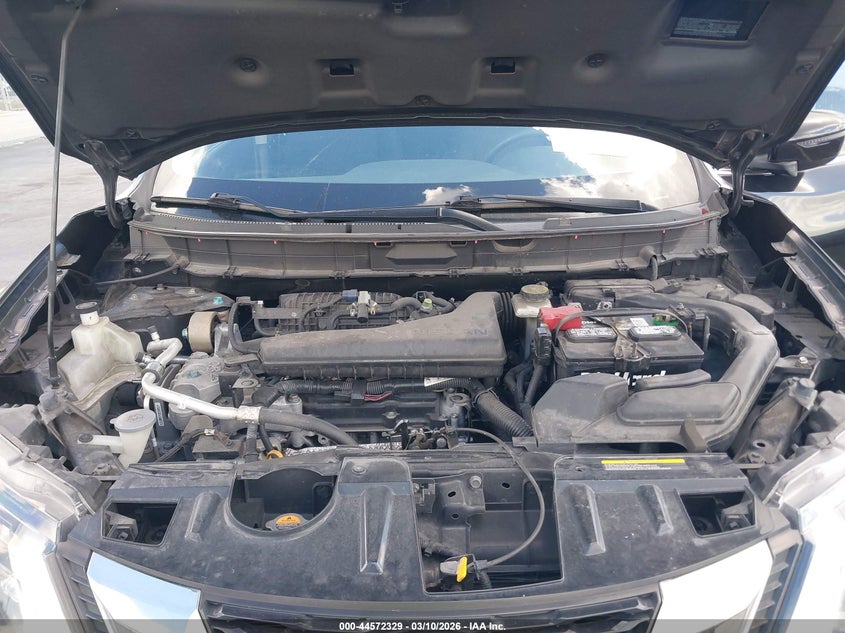VIN KNMAT2MT9JP566517 2018 NISSAN ROGUE SV