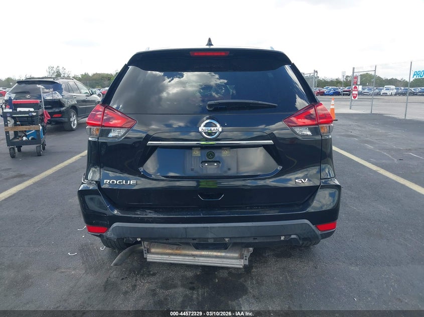 VIN KNMAT2MT9JP566517 2018 NISSAN ROGUE SV