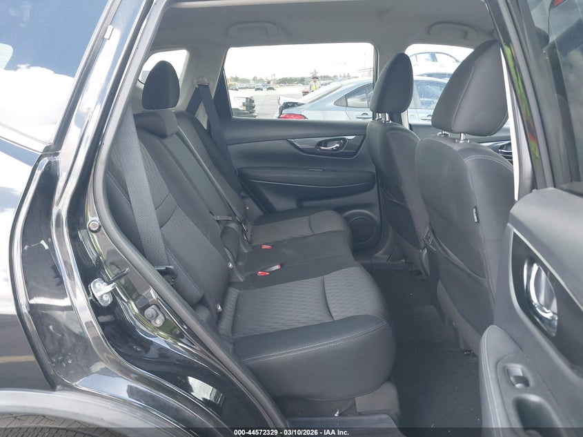 VIN KNMAT2MT9JP566517 2018 NISSAN ROGUE SV