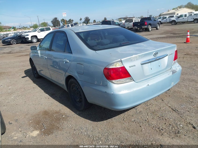 2005 Toyota Camry Le