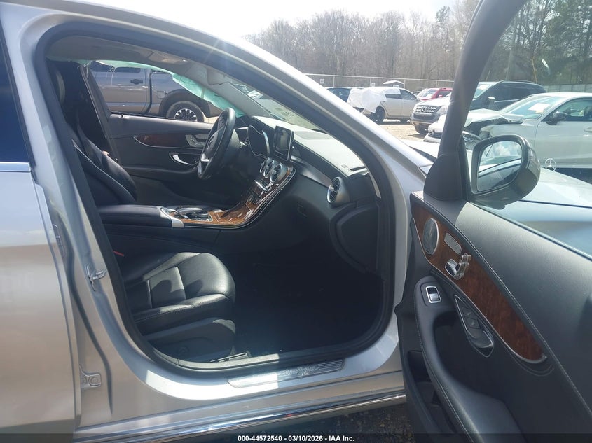 2015 Mercedes-Benz C 300 Luxury 4Matic