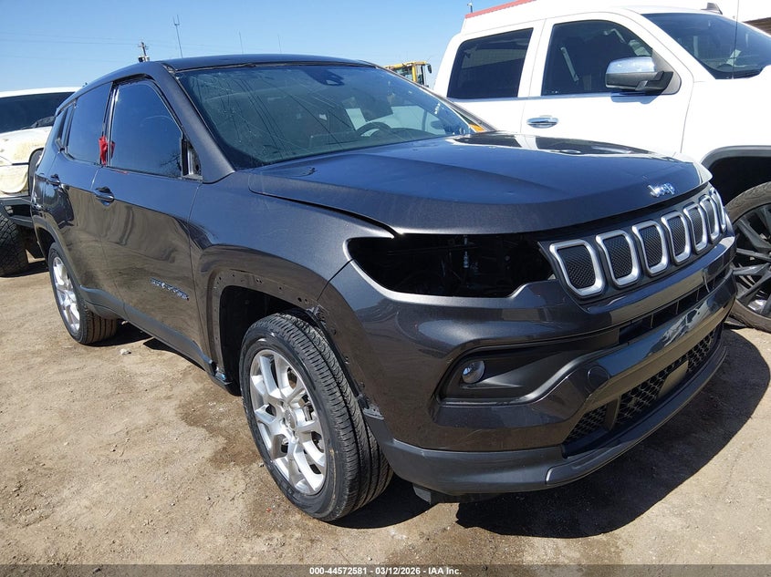 2022 Jeep Compass Latitude Lux 4X4