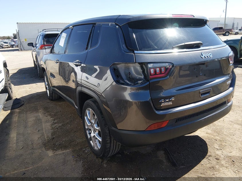 2022 Jeep Compass Latitude Lux 4X4