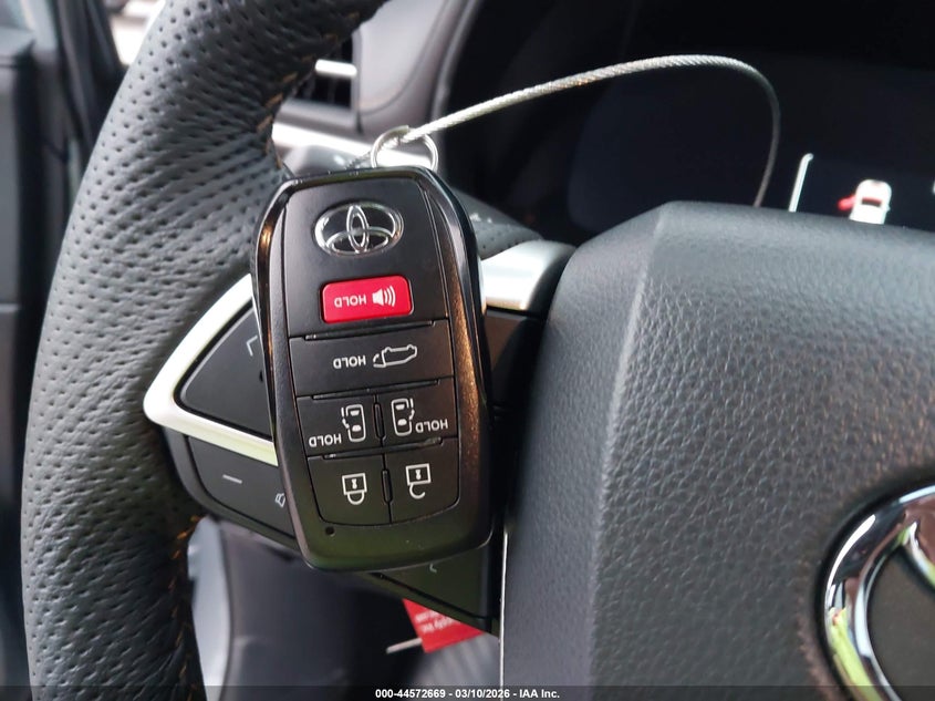 2026 Toyota Sienna - вид 11