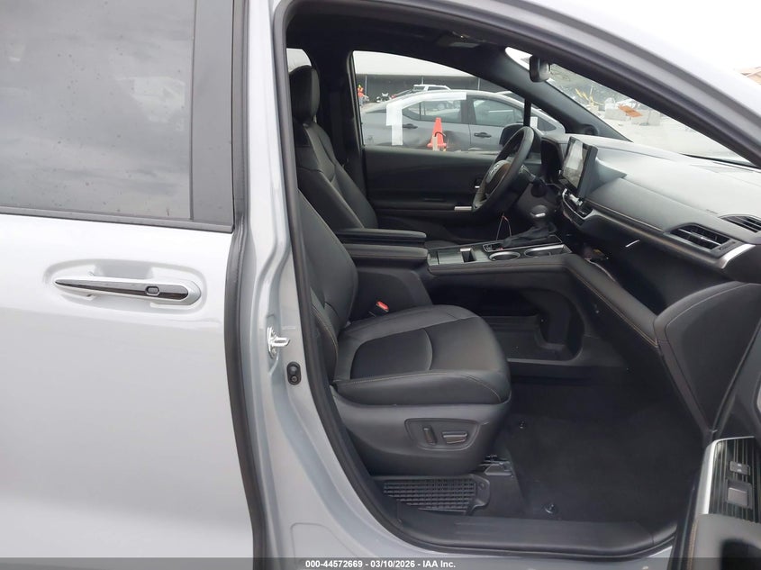2026 Toyota Sienna - вид 5