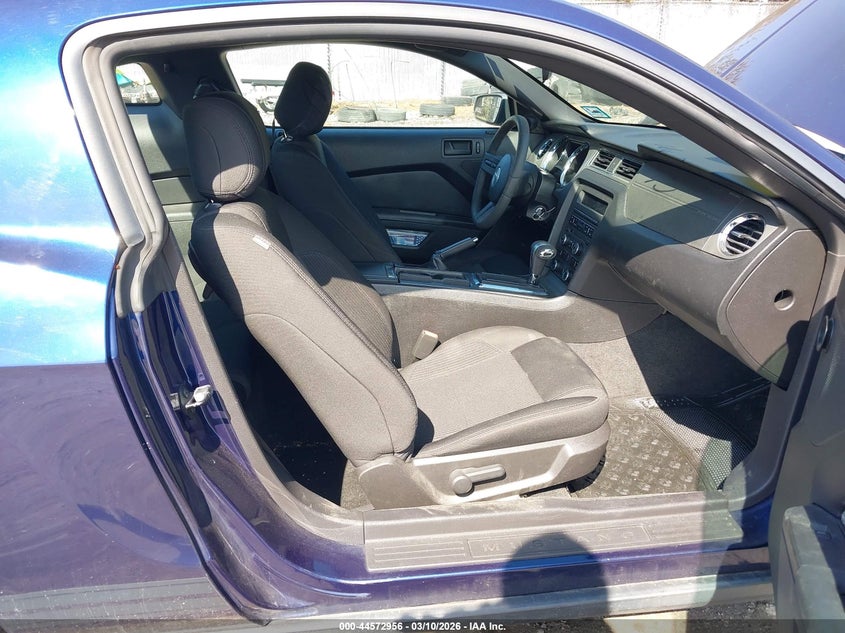 2012 Ford Mustang V6