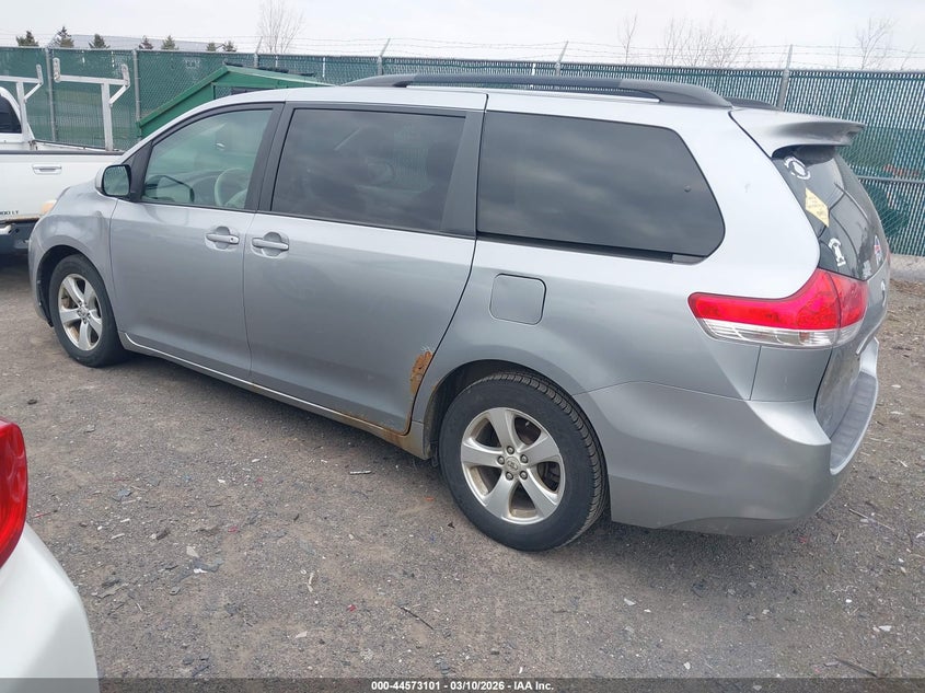 2011 Toyota Sienna Le V6