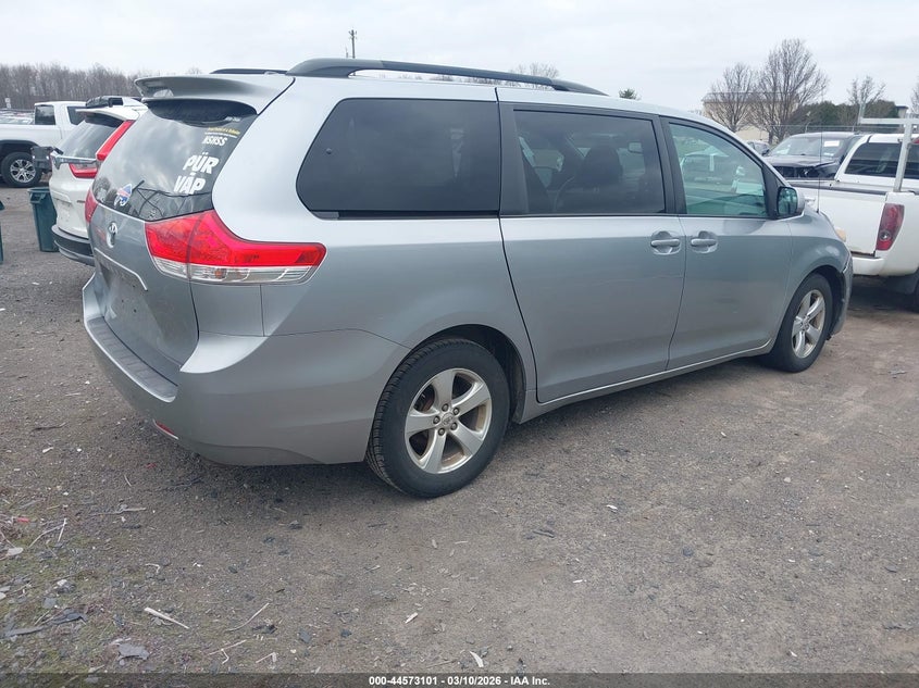2011 Toyota Sienna Le V6