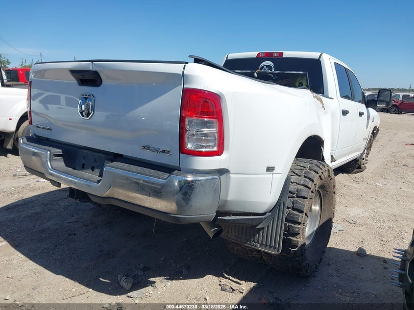 2023 Ram 3500 Ram Big Horn 4X4 8' Box white Lot 111044573238 Vin 3C63RRHL4PG643079