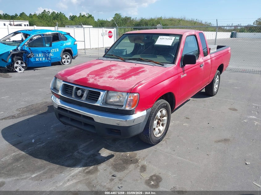 2000 Nissan Frontier Xe