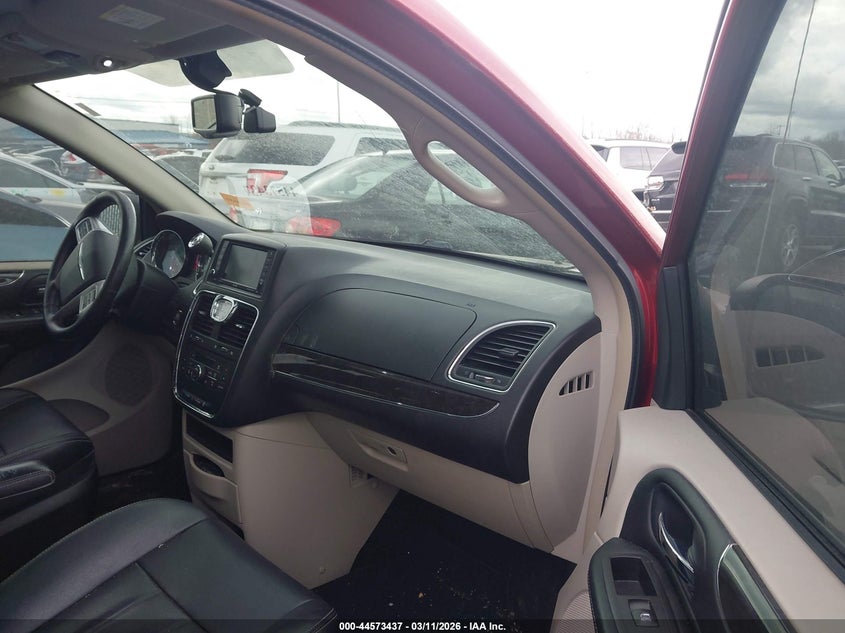 2016 Chrysler Town & Country Touring-L Anniversary Edition