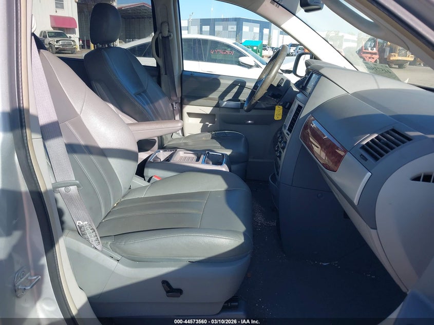 2008 Chrysler Town & Country Touring