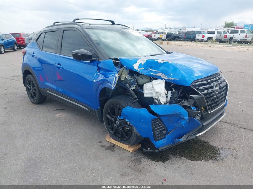 2023 Nissan Kicks Sr Xtronic Cvt