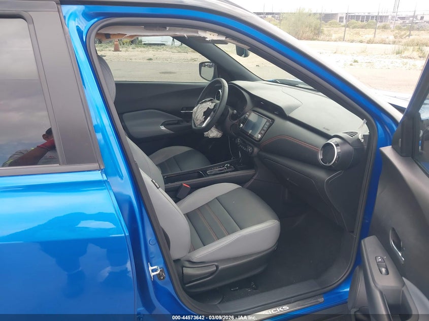 2023 Nissan Kicks Sr Xtronic Cvt