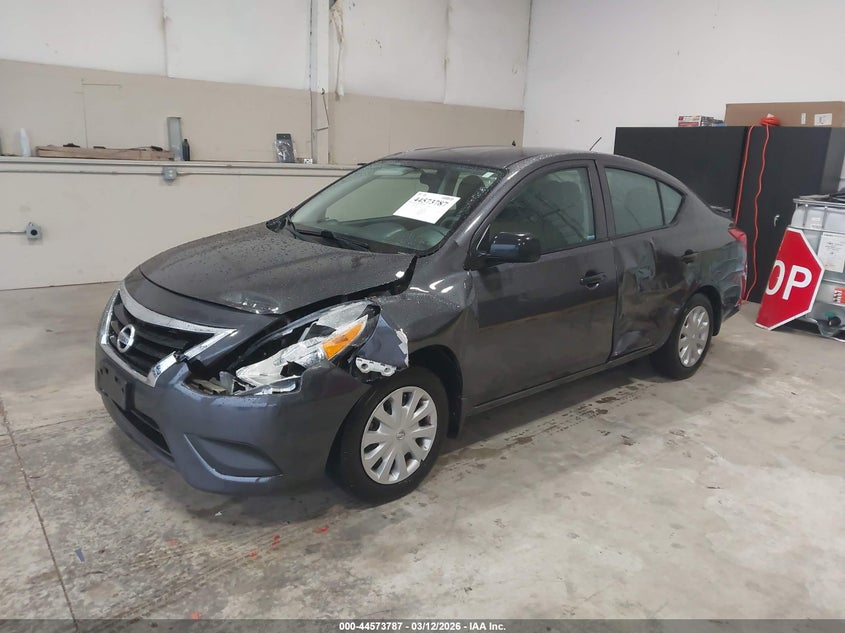 2015 Nissan Versa 1.6 S+