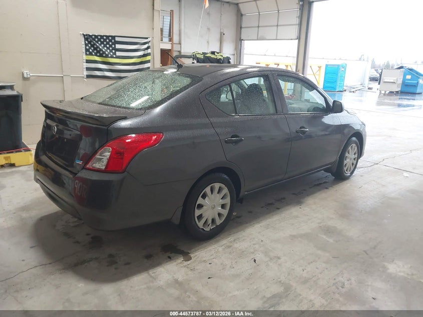 2015 Nissan Versa 1.6 S+