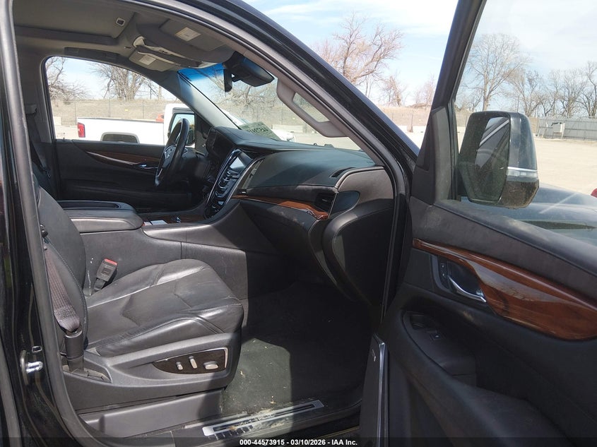 2016 Cadillac Escalade Luxury Collection