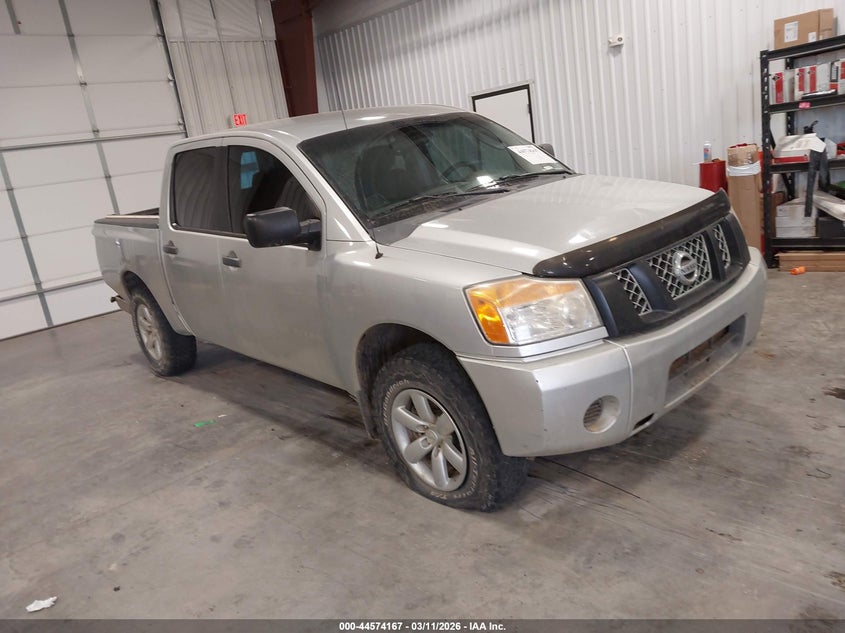 2011 NISSAN TITAN SL