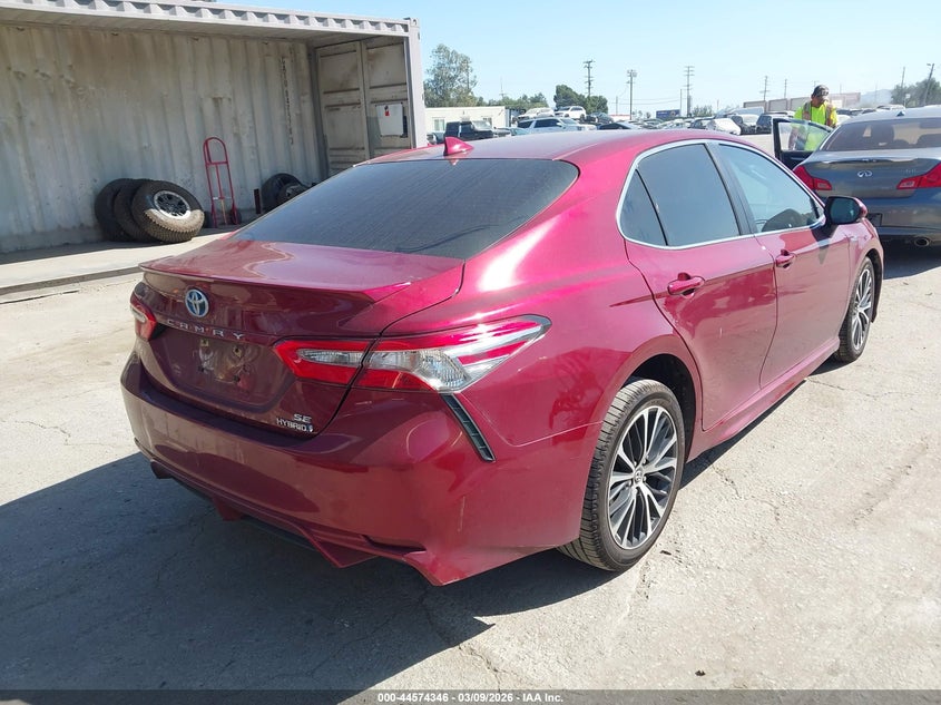 2018 Toyota Camry Hybrid Se