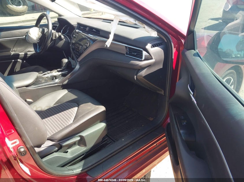 2018 Toyota Camry Hybrid Se