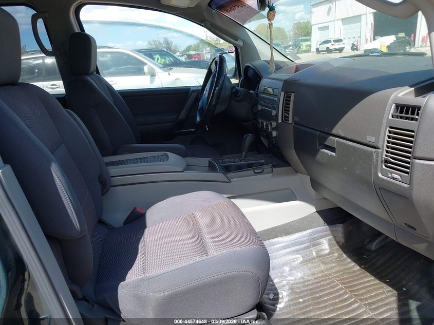 2004 Nissan Pathfinder Armada Se