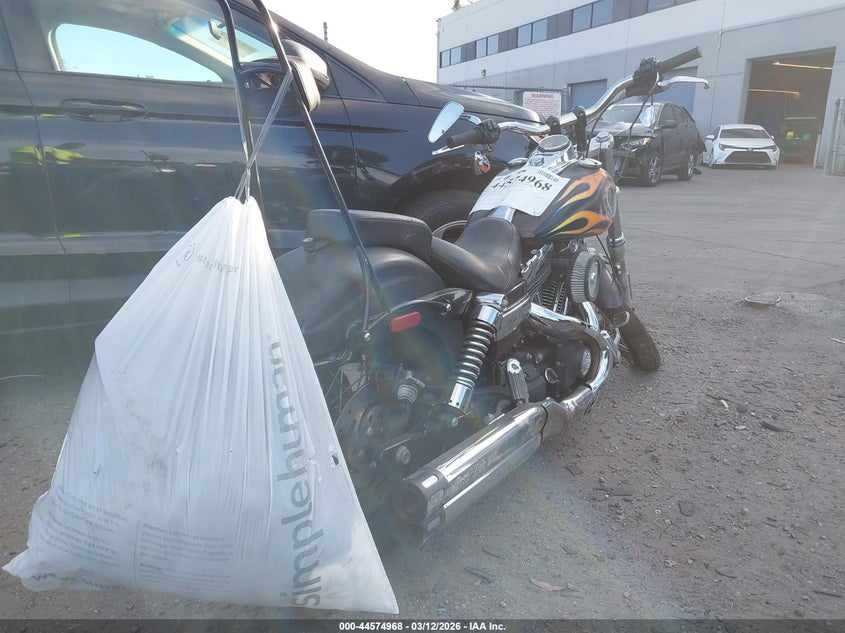 2015 HARLEY-DAVIDSON WIDE GLIDE MOTO 2
