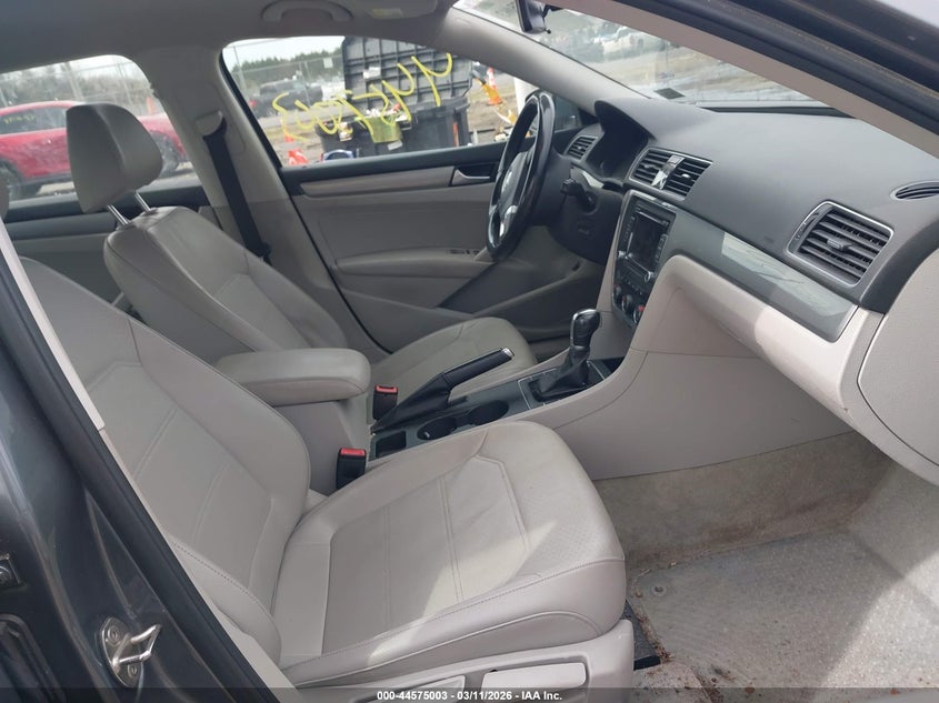 2015 Volkswagen Passat 1.8T Limited Edition