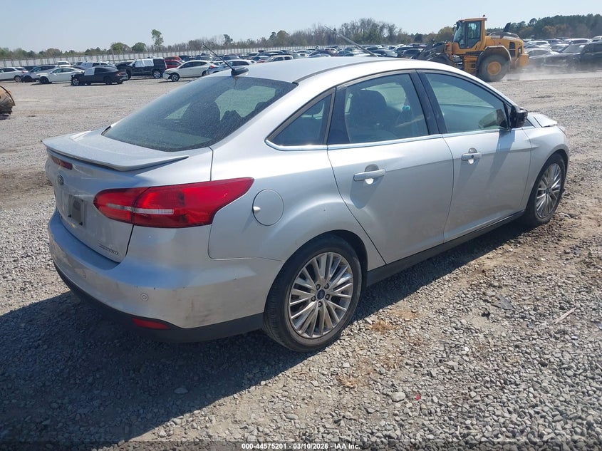 Vin: 1fadp3j24hl268368, lot: 45072081, ford focus titanium 20174